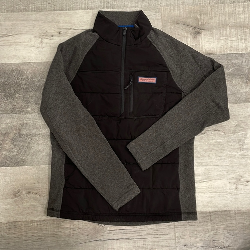 Barely worn mens zip up. Black and grey.